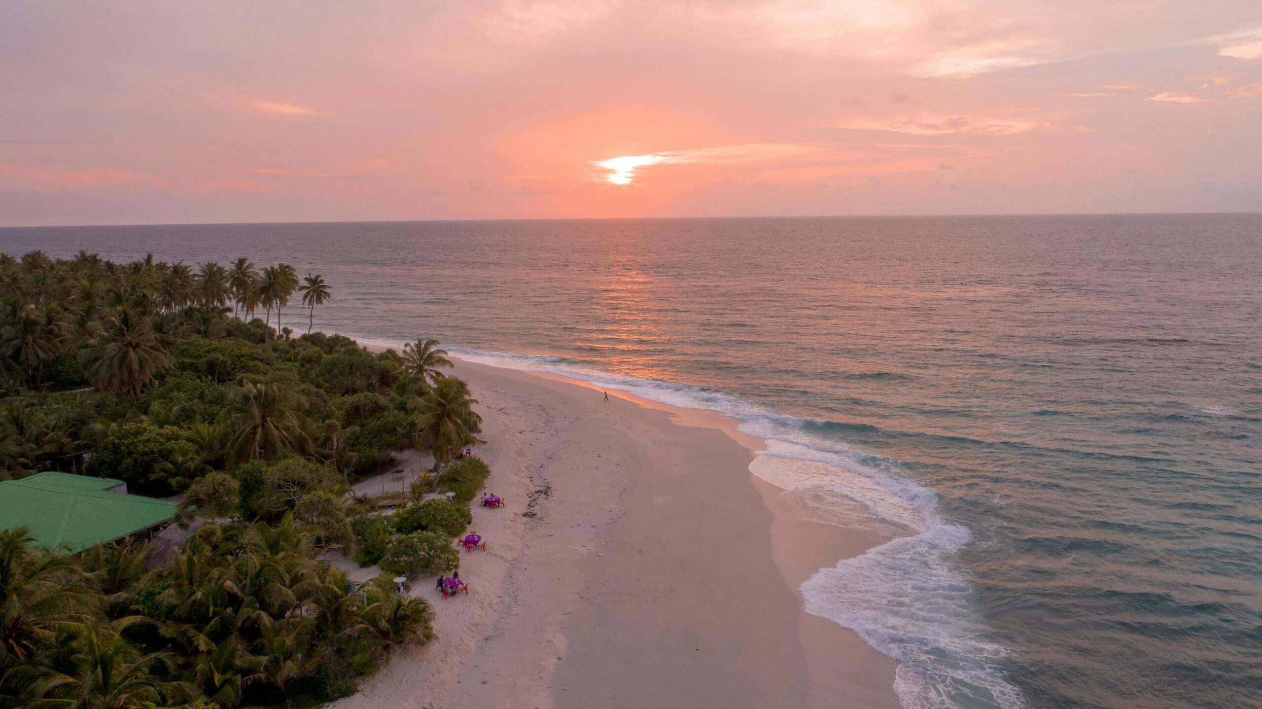 tranquil Maldivian beach(1)